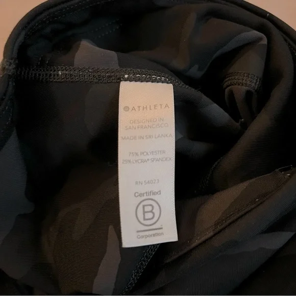 ✨SOLD✨ Athleta Ultimate 7/8 Tight Camo Leggings - Picture 5 of 13